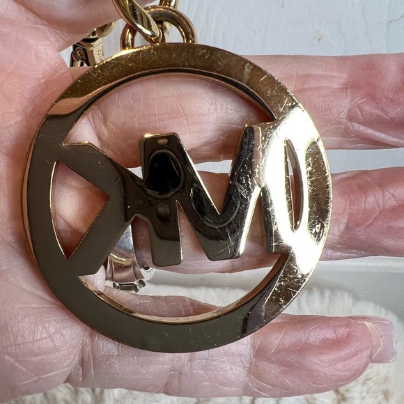 MICHAEL KORS PRE-LOVED HANDBAG CHARM, KEY CHAIN - Picture 4 of 6